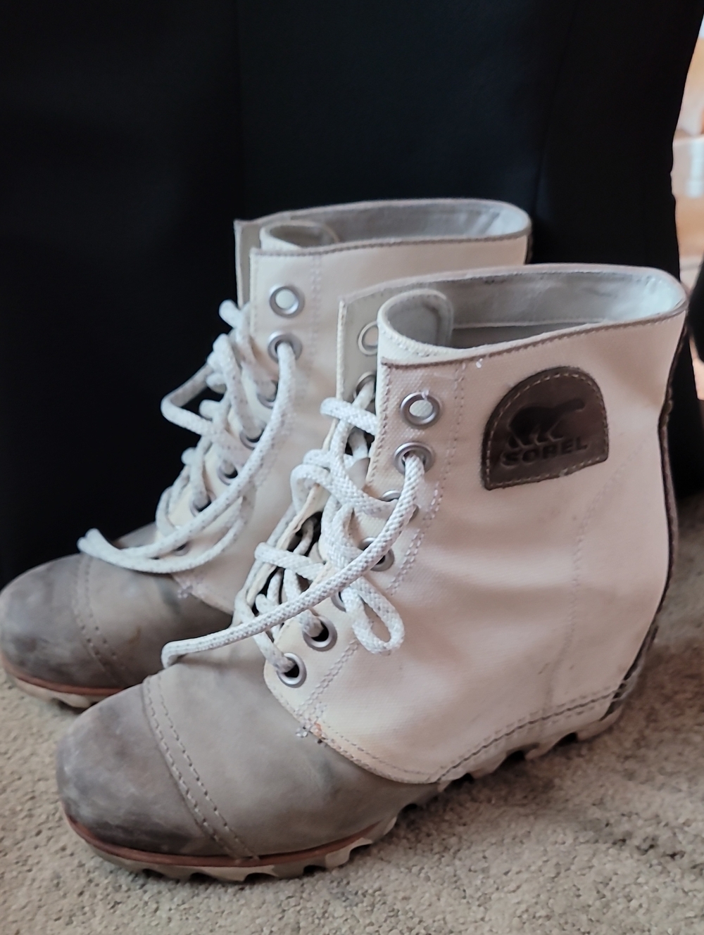 Sorel Women's Cream and Gray Lace-Up wedge Boots In Size 7.5